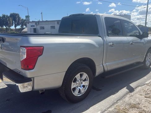 Used 2019 Nissan Titan SV RWD image 4
