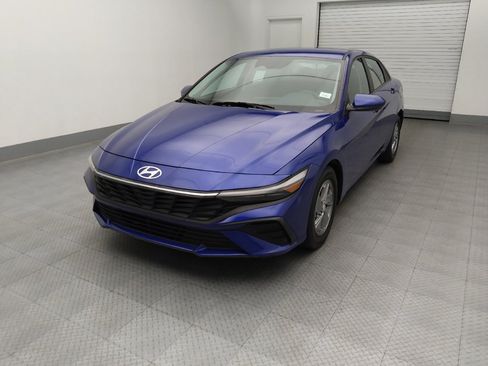 Used 2024 Hyundai Elantra SE FWD image 15
