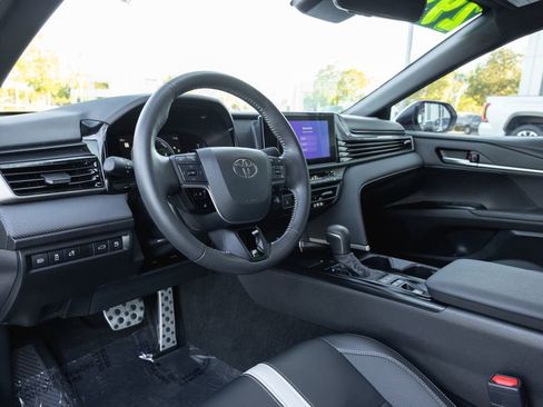 Certified 2025 Toyota Camry SE w/ Convenience Package image 10