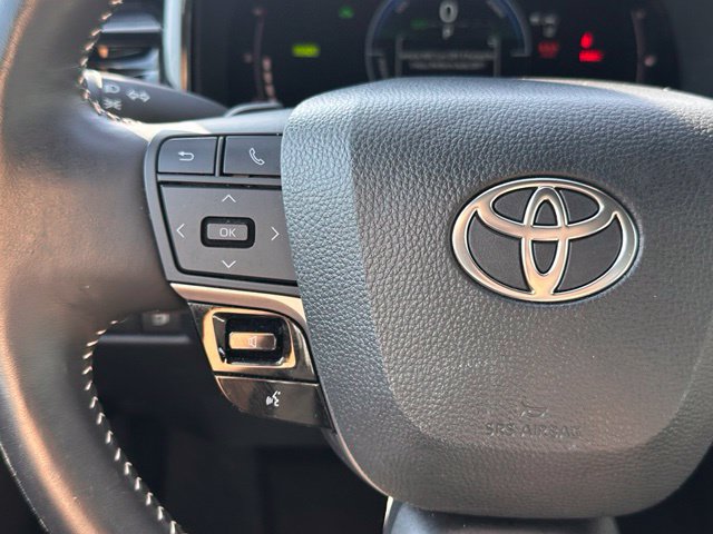Used 2025 Toyota Camry SE w/ Convenience Package FWD image 21