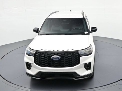 Used 2025 Ford Explorer ST-Line AWD/4WD image 19