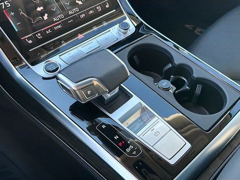 Used 2023 Audi Q7 3.0T Prestige image 17