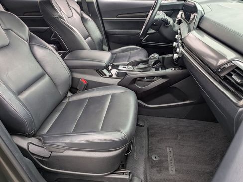 Used 2025 Kia Telluride S AWD/4WD image 32