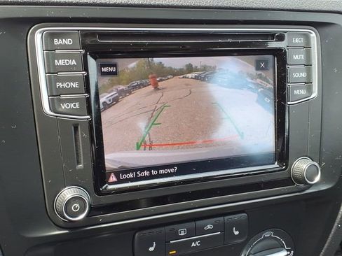 Used 2017 Volkswagen Jetta SE FWD image 23