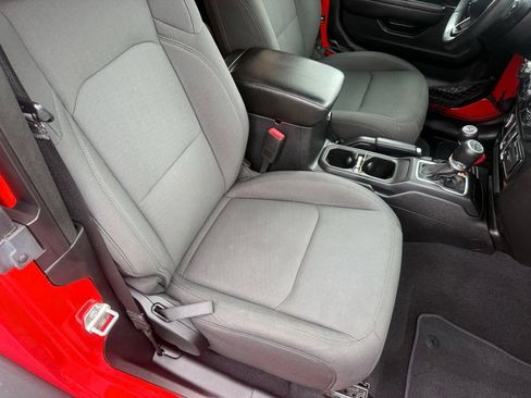 Certified 2019 Jeep Wrangler Sport AWD/4WD image 42