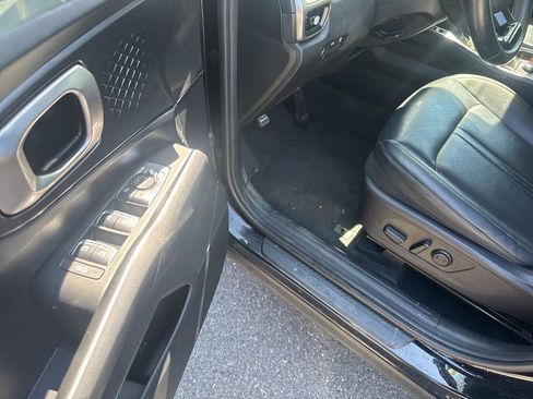 Used 2021 Kia Sorento S image 14