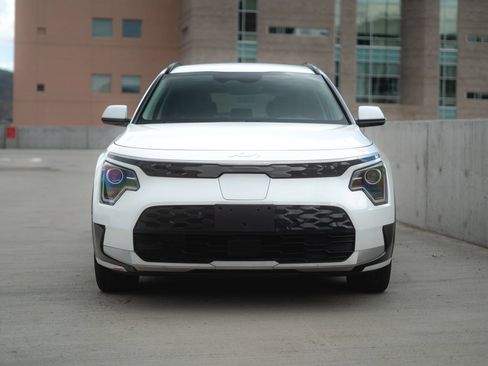 Used 2023 Kia Niro Wind FWD image 23