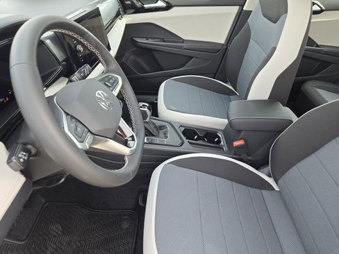 New 2026 Volkswagen Taos S image 10