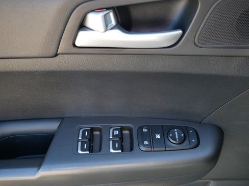 Used 2021 Kia Sportage LX AWD/4WD image 19