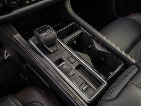 Used 2022 Nissan Pathfinder Platinum w/ Cargo Package image 21