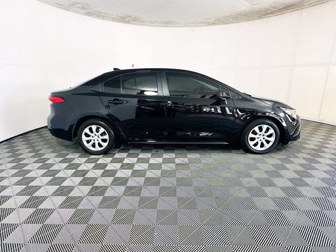 Certified 2025 Toyota Corolla LE FWD image 2