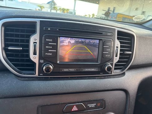 Used 2017 Kia Sportage LX AWD/4WD image 13