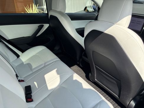 Used 2021 Tesla Model 3 Standard Range Plus RWD image 17