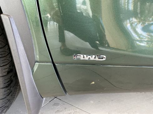 Used 2023 Toyota Highlander XLE AWD/4WD image 19