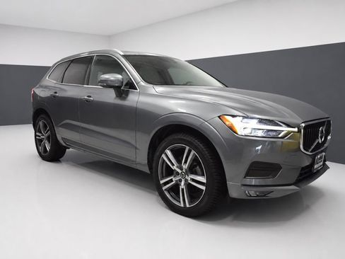 Used 2021 Volvo XC60 T5 Momentum w/ Climate Package AWD/4WD image 7