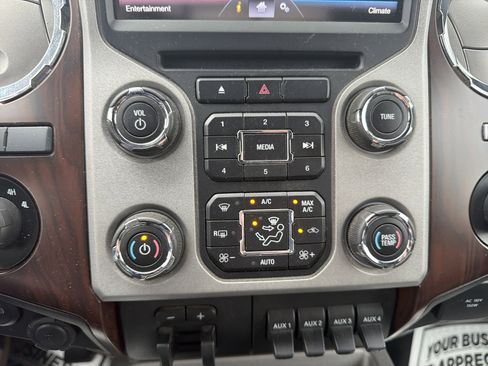 Used 2016 Ford F450 Lariat w/ Lariat Ultimate Package AWD/4WD image 29