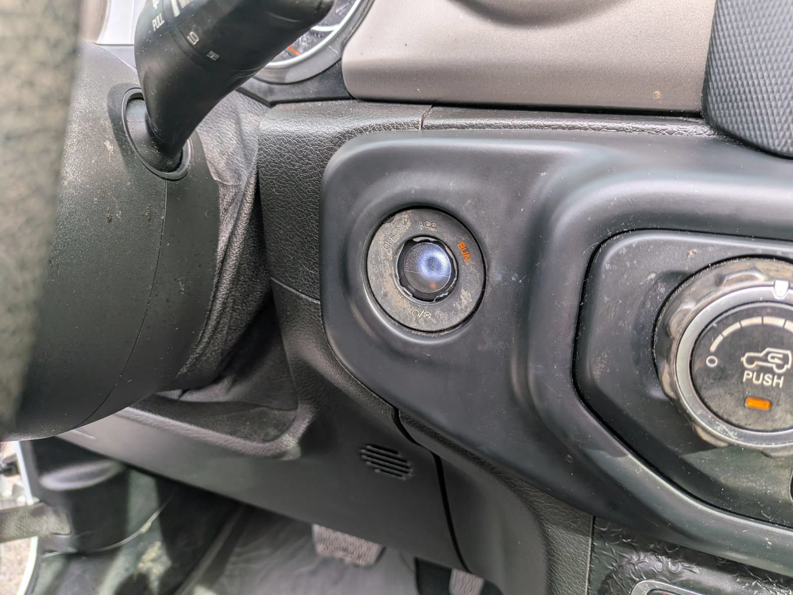 Used 2018 Jeep Wrangler Unlimited Sport AWD/4WD image 46