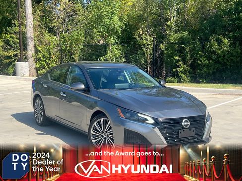 Used 2023 Nissan Altima 2.5 SL FWD image 1