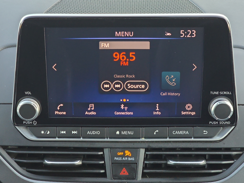 Used 2025 Nissan Altima 2.5 SR FWD image 14