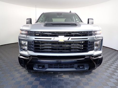 Used 2026 Chevrolet Silverado 2500 Custom w/ Custom Convenience Package AWD/4WD image 8