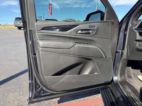 Used 2024 Cadillac Escalade Sport w/ LPO, ONYX Package image 12