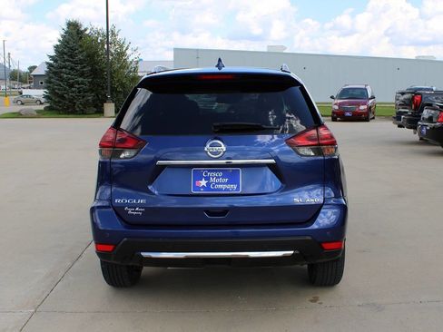 Used 2019 Nissan Rogue SL w/ Premium Package image 6