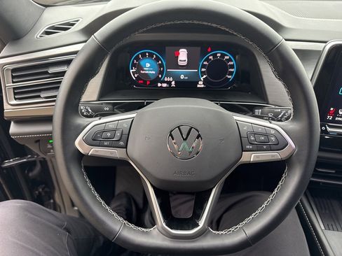 Certified 2025 Volkswagen Atlas Cross Sport SE image 15