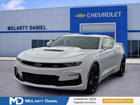 Used 2022 Chevrolet Camaro SS RWD image 2