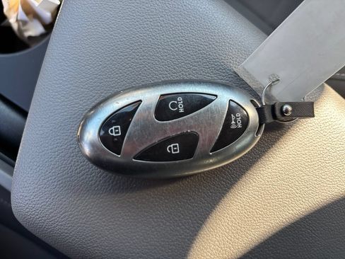 Used 2024 Hyundai Elantra SEL FWD image 28