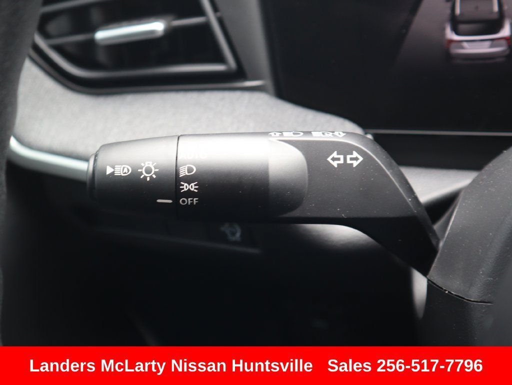 Used 2026 Nissan Kicks SV w/ SV Premium Package FWD image 27