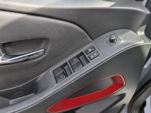 Used 2024 Nissan Frontier PRO-4X w/ Technology Package image 16