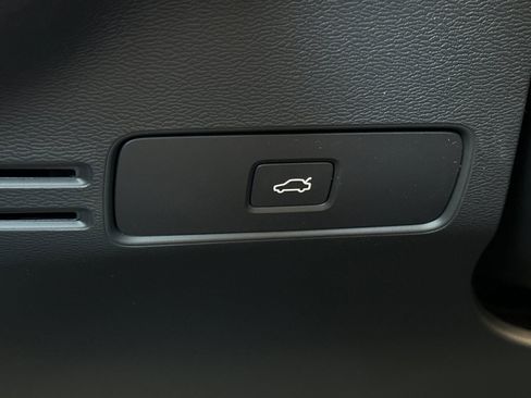 New 2026 Volvo XC40 B4 Core w/ Climate Package image 31