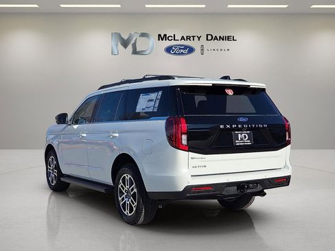 New 2025 Ford Expedition Active image 4