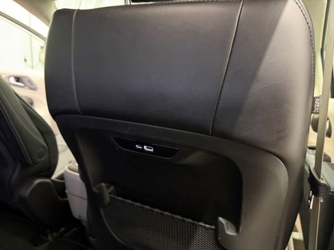 Used 2024 Chrysler Pacifica Touring-L image 20