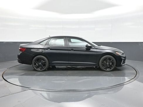 New 2026 Volkswagen Jetta SE FWD image 8
