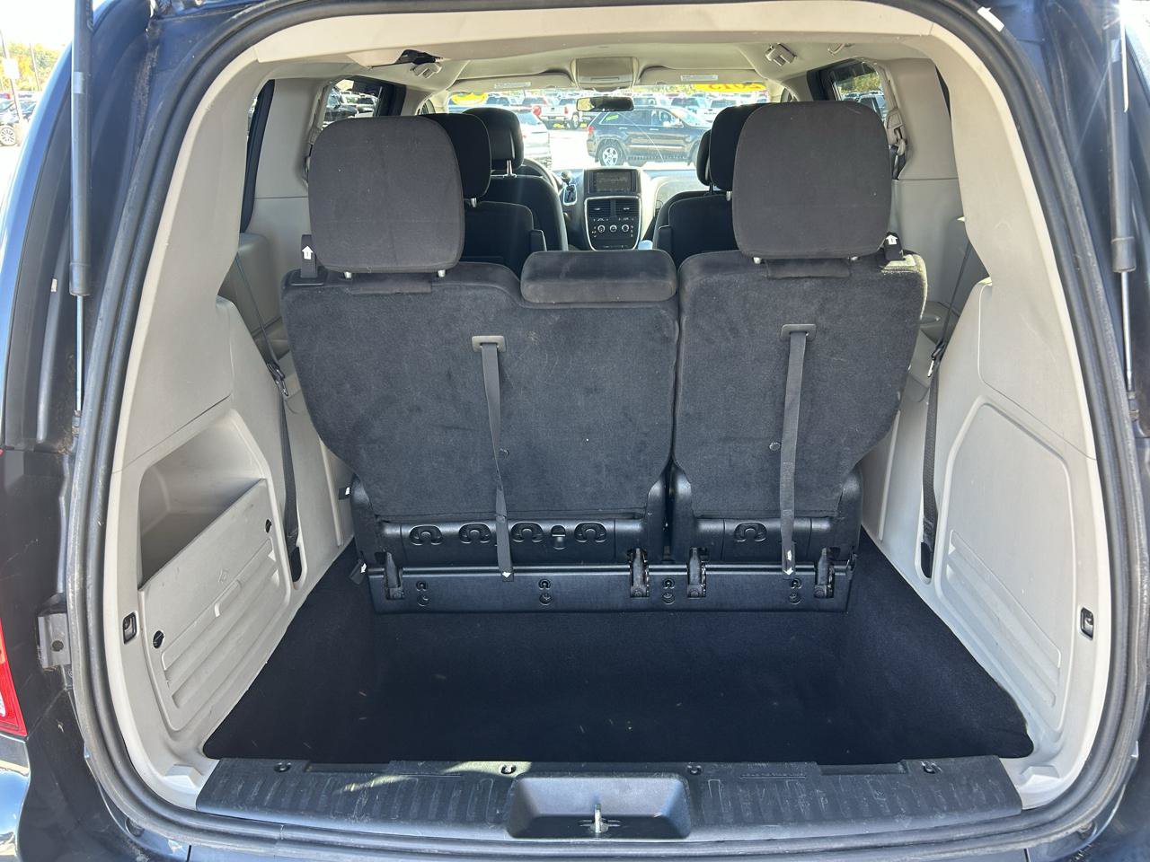 Used 2013 Dodge Grand Caravan SXT FWD image 16