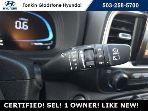 Certified 2025 Hyundai Venue SEL image 13