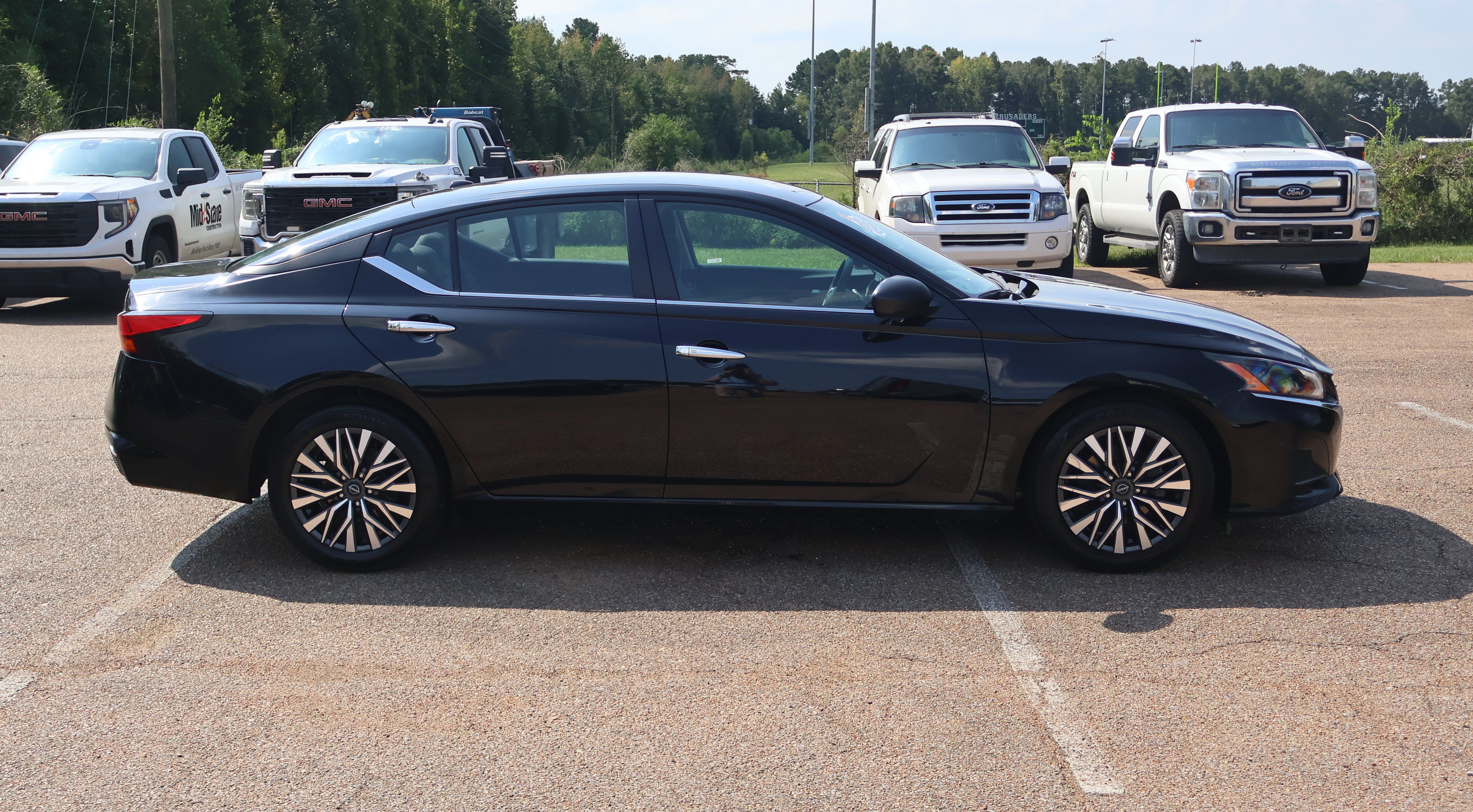 Used 2025 Nissan Altima 2.5 SV FWD image 5