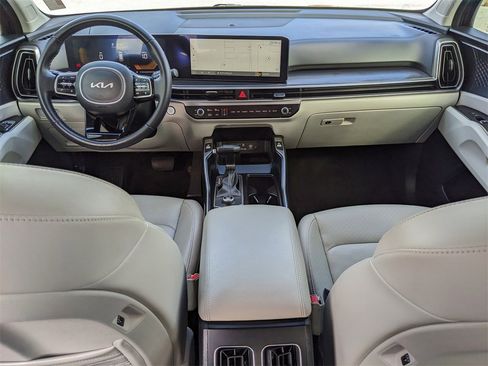 Certified 2025 Kia Sorento EX image 16