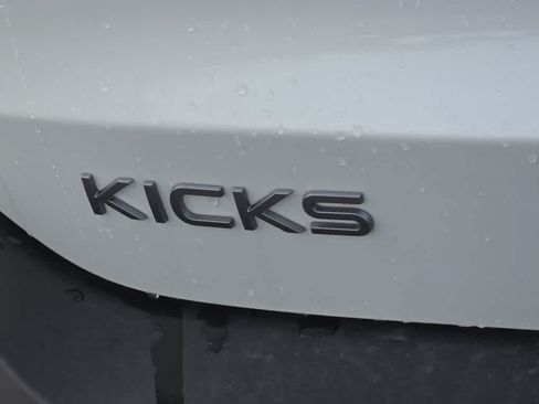 Used 2025 Nissan Kicks SR AWD/4WD image 17