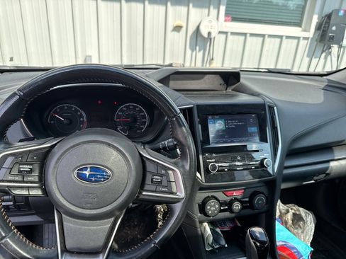 Used 2019 Subaru Crosstrek 2.0i Premium w/ Moonroof Package AWD/4WD image 5