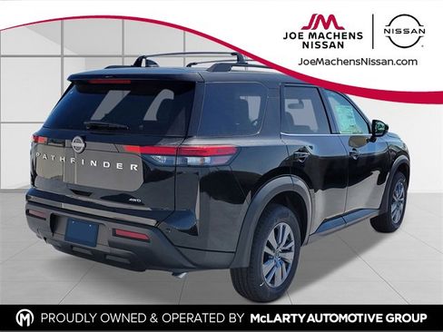 New 2025 Nissan Pathfinder SV image 6