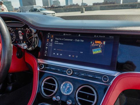 Used 2020 Bentley Continental GT V8 image 64