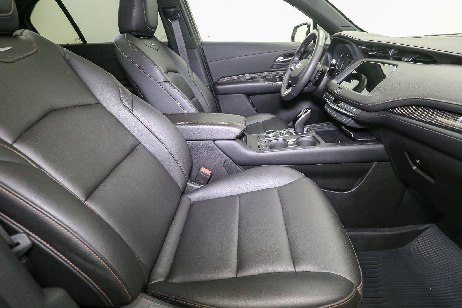 Used 2022 Cadillac XT4 Sport w/ Sun And Sound Package AWD/4WD image 19