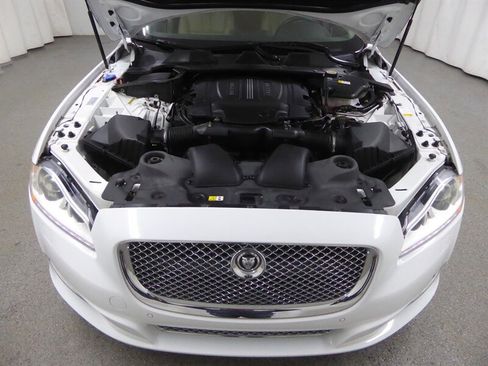 Used 2013 Jaguar XJ AWD image 35