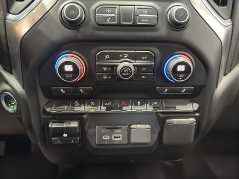 Used 2020 Chevrolet Silverado 1500 LT w/ Convenience Package AWD/4WD image 31