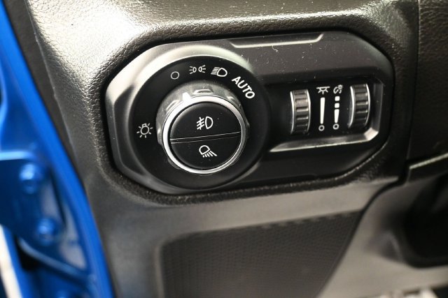 Used 2022 Jeep Gladiator Overland AWD/4WD image 8