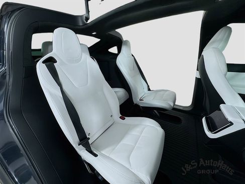 Used 2024 Tesla Model X image 35
