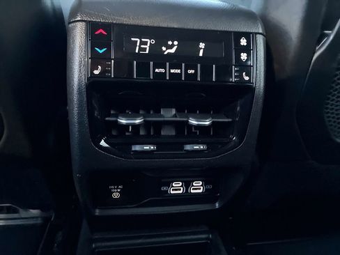 Used 2021 Jeep Grand Cherokee L Limited AWD/4WD image 18