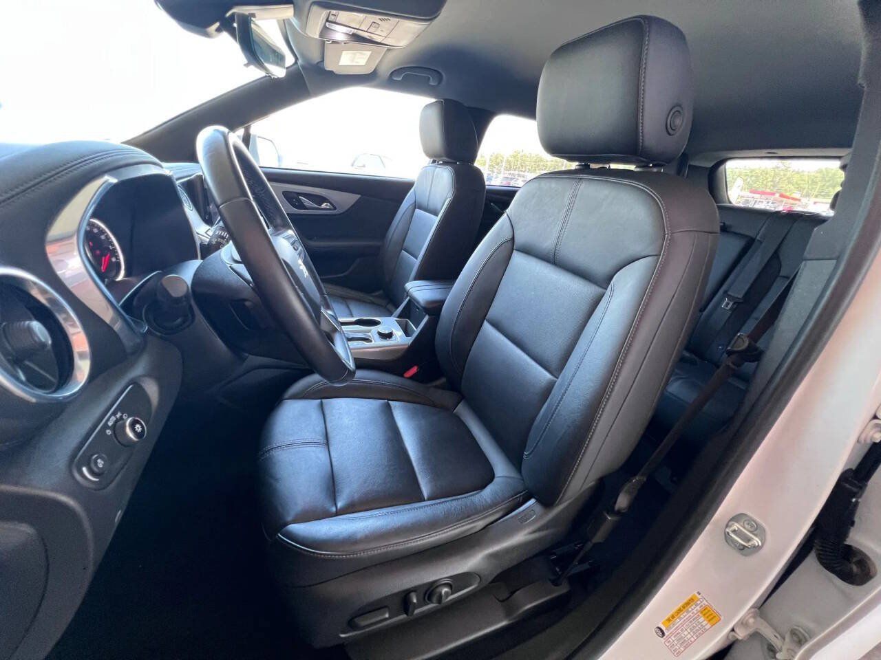 Used 2020 Chevrolet Blazer LT w/ Sound & Technology Package AWD/4WD image 11